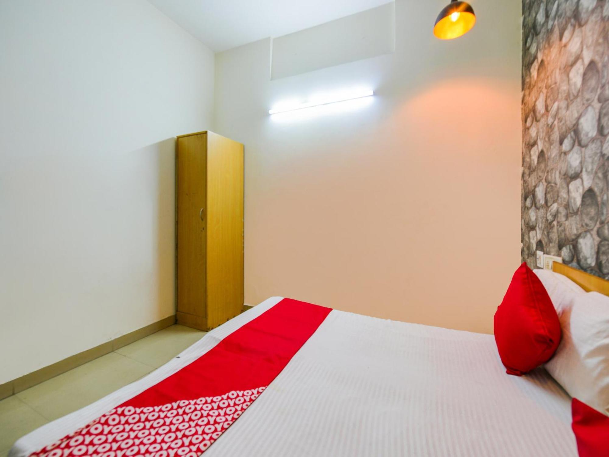 Hotel O Unique Delhi Home Stay Új-Delhi Kültér fotó